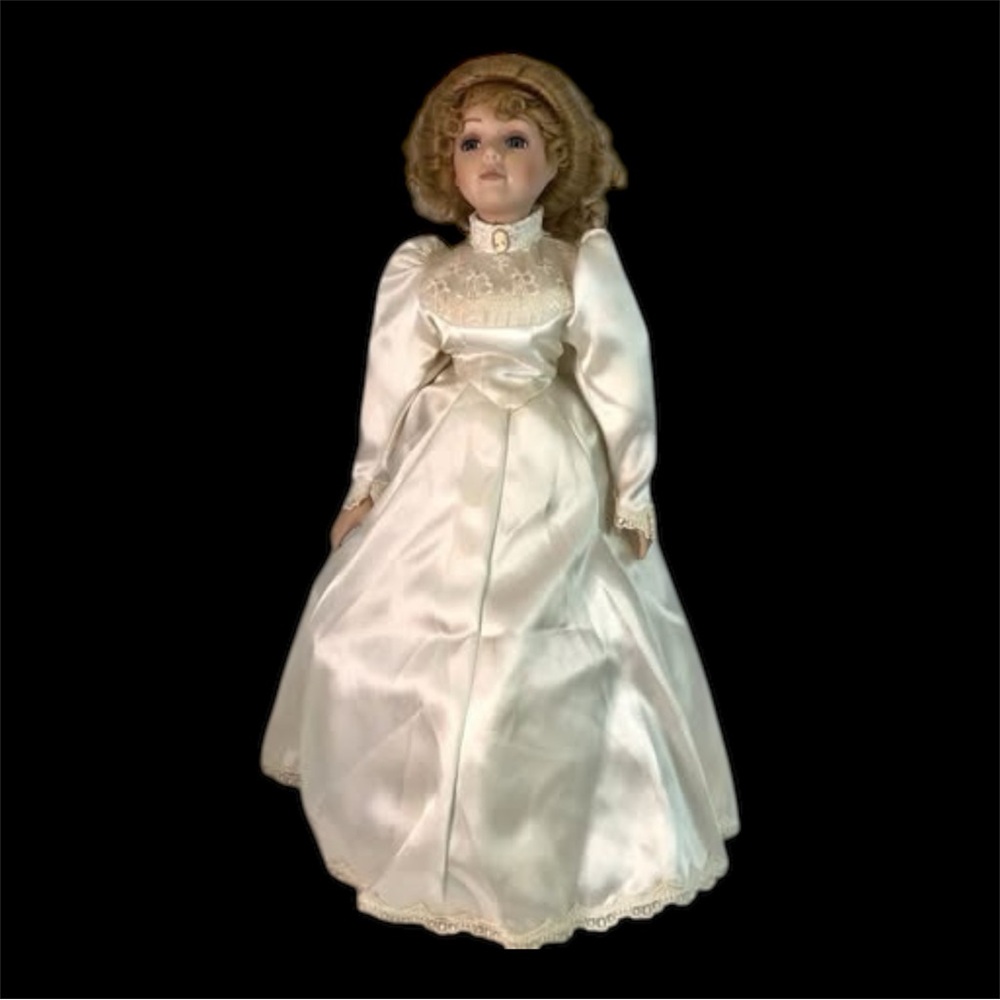 1993 Tender Heart Treasures Ltd. Porcelain Bride Doll
